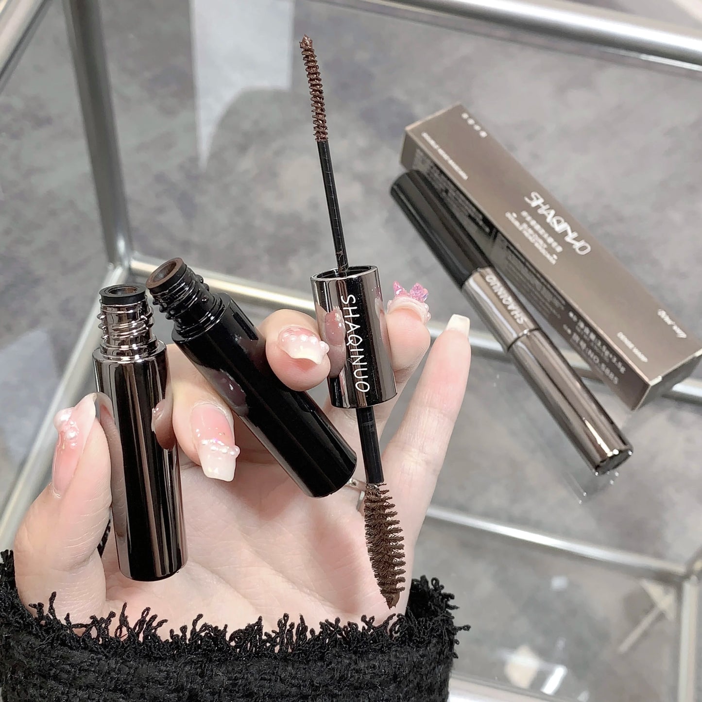2-in-1 Tubing Mascara.