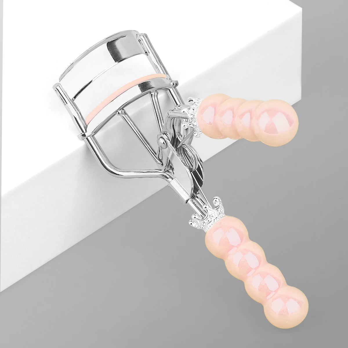 Ceramic Handle Eyelash Curler.