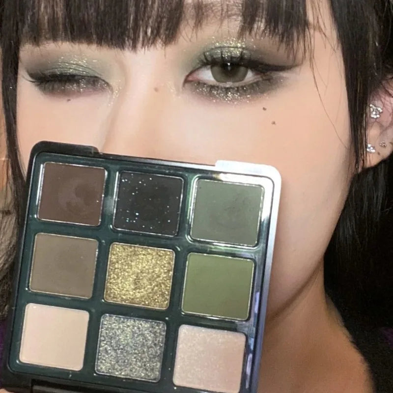 9 Color Eyeshadow Palette Olive Green Smoky Eye Look Pearlescent Shimmer Matte Eyeshadow Powder Makeup Palette Glitter Cosmetics