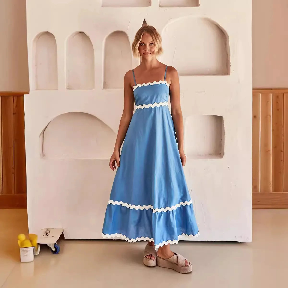 Sleeveless Scalloped Trim Midi Dress: Sexy Strapless Princess Silhouette Gown