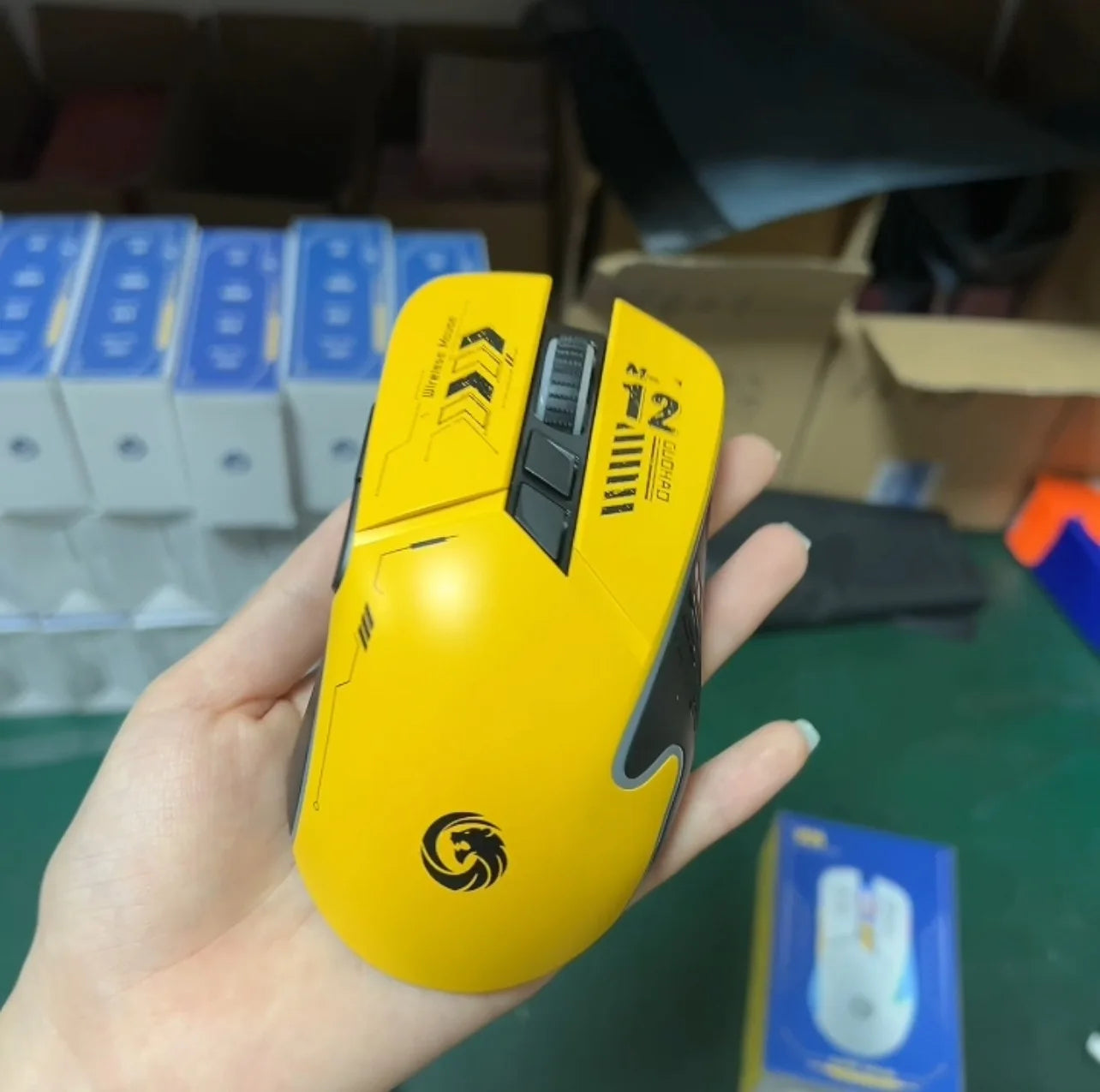 Mechanical Gear Wireless Bluetooth Dual-mode Silent E-sports Gaming Mouse with Type-C Charging