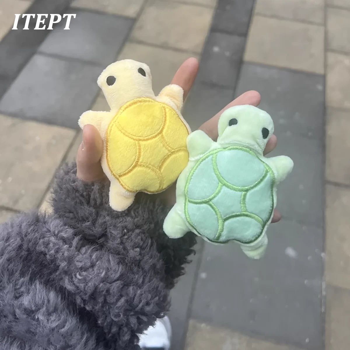 Mini cute turtle dog plush toy, squeaking dog teething sound toy, soft and safe, good for dental health, suitable for puppies