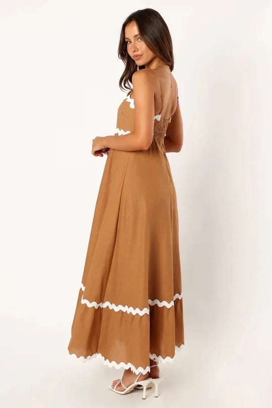 Sleeveless Scalloped Trim Midi Dress: Sexy Strapless Princess Silhouette Gown