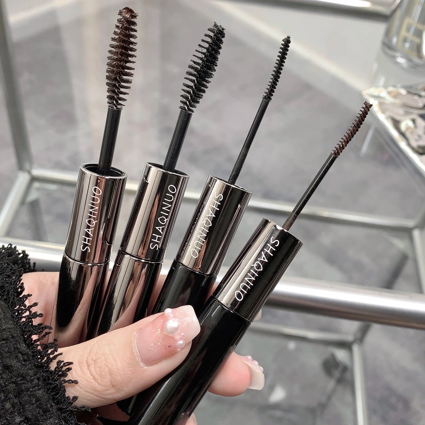 2-in-1 Tubing Mascara.