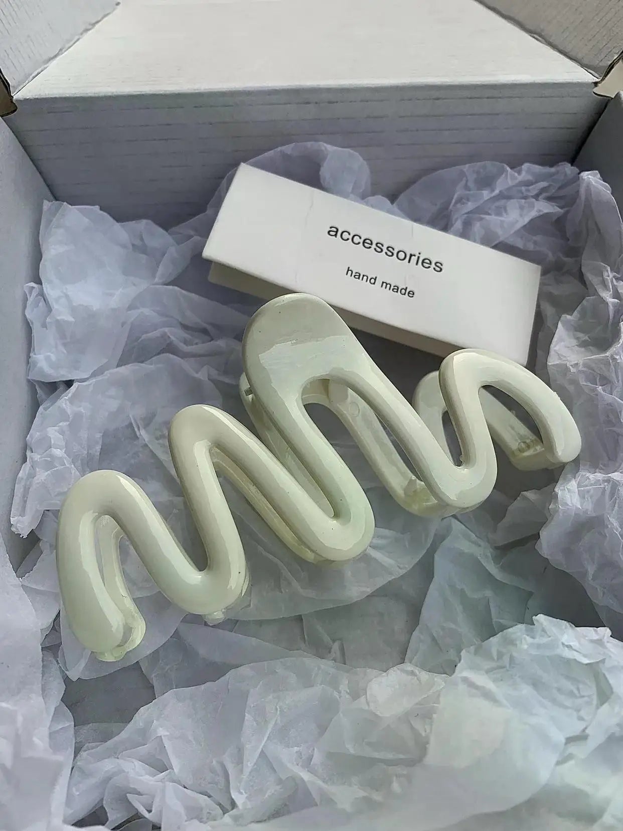 Jelly Wave Hair Claw Clip