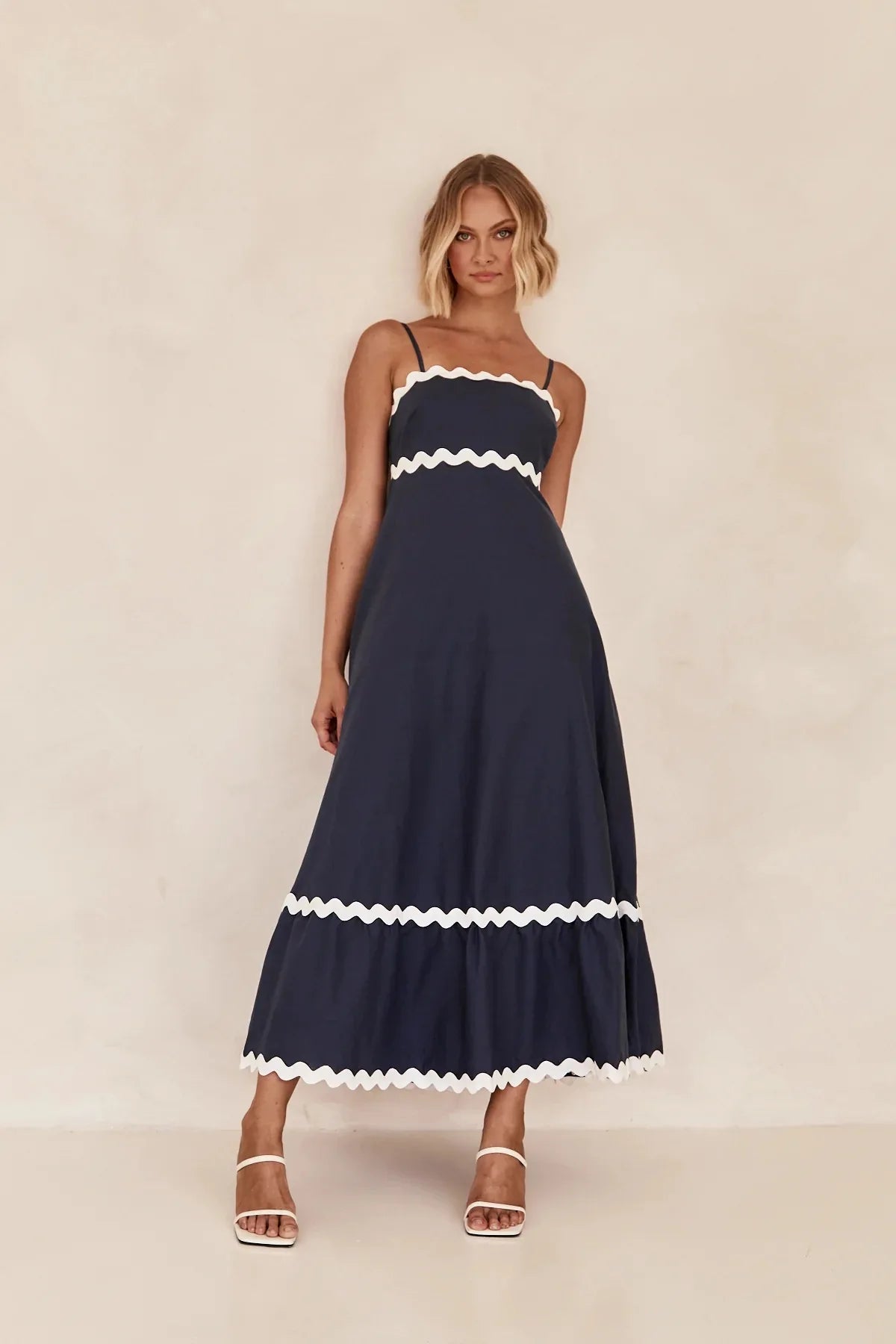 Sleeveless Scalloped Trim Midi Dress: Sexy Strapless Princess Silhouette Gown