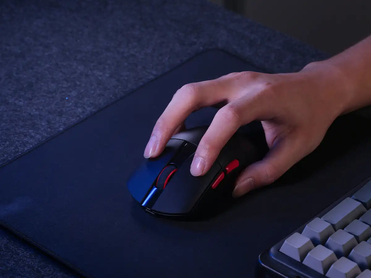 DAREU Tri-mode Wireless 8Khz Gaming Mouse 2.4G Wired 35g Lightweight 30000 DPI AIM-750 Sensor Macro Gamer Mouse Accessories