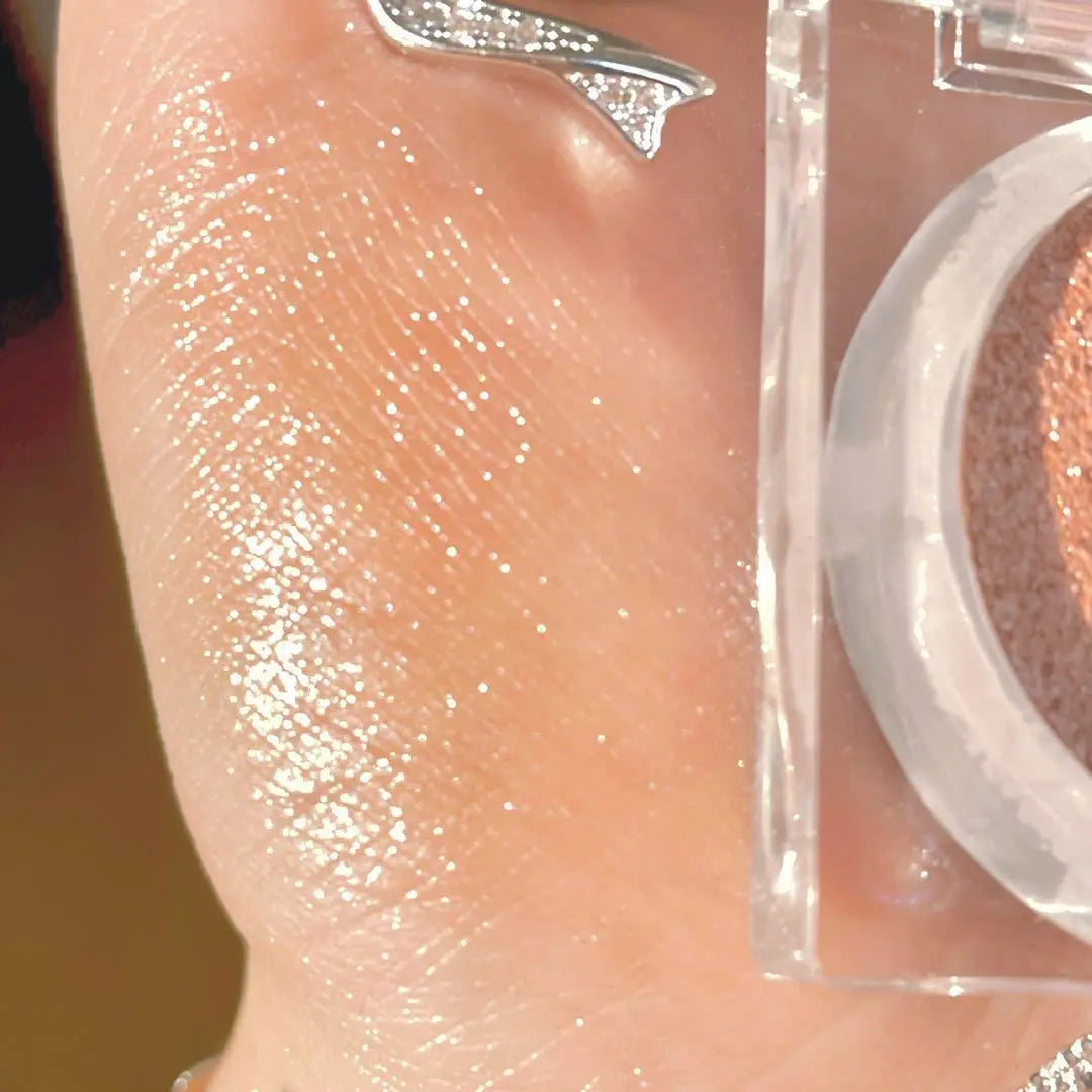 Monochrome White Shiny Highlighter Palette Gorgeous Glitter High Gloss Long Lasting Pearlescent Shimmer Brighten Bronzers Makeup