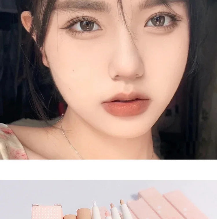 Glitter Pink Eyeliner Pen.