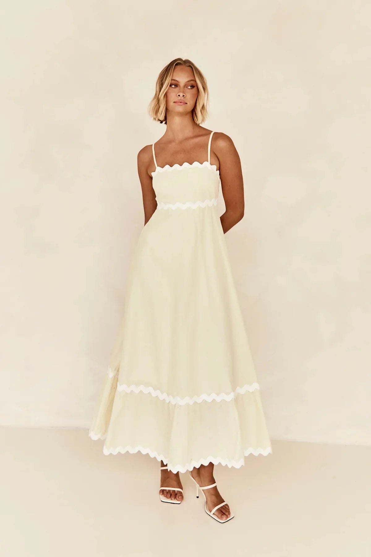 Sleeveless Scalloped Trim Midi Dress: Sexy Strapless Princess Silhouette Gown