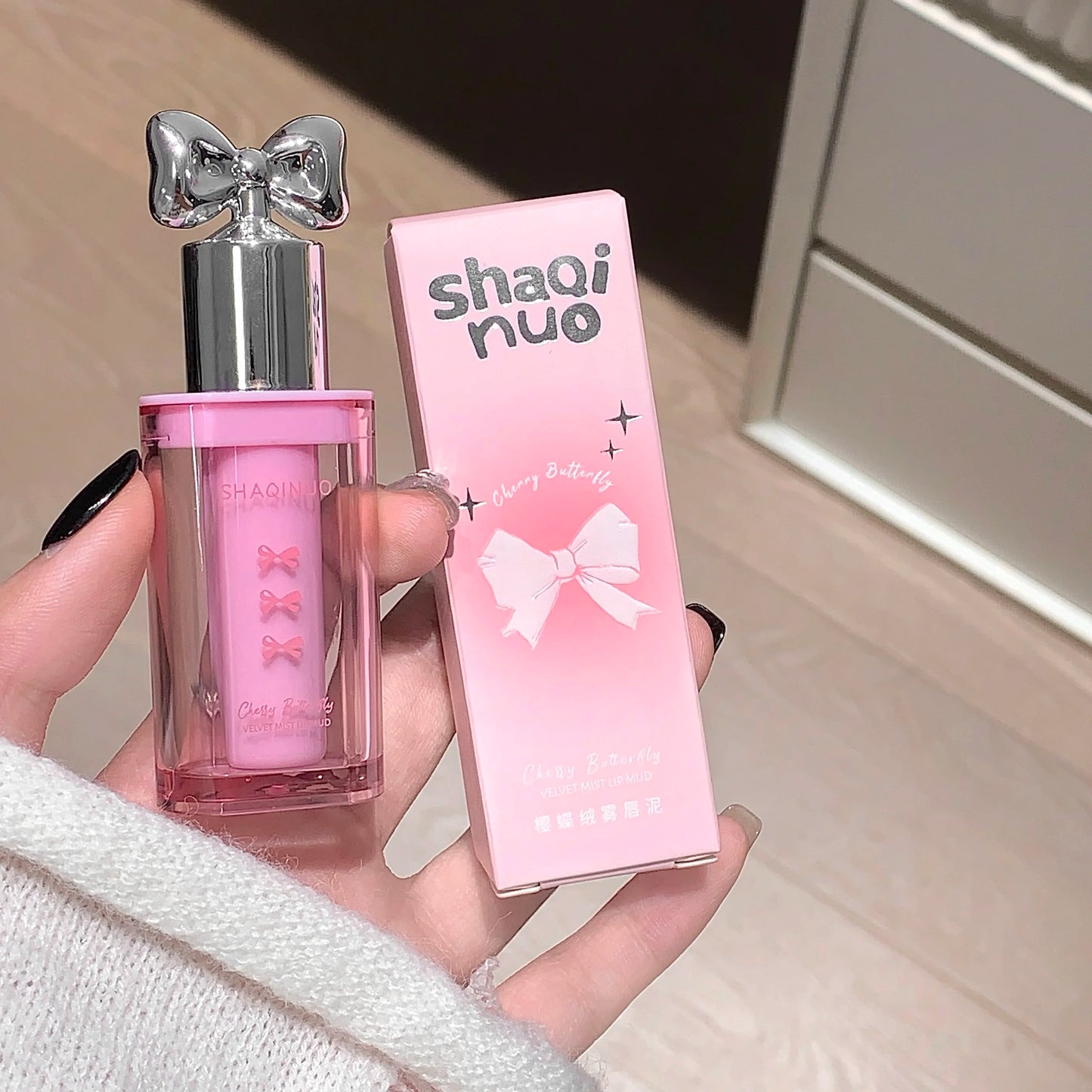 Bow Velvet Lip Cream.