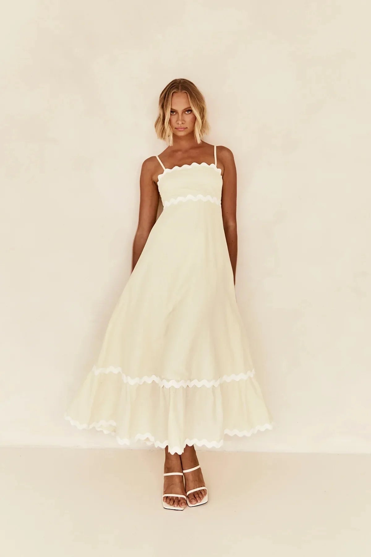 Sleeveless Scalloped Trim Midi Dress: Sexy Strapless Princess Silhouette Gown